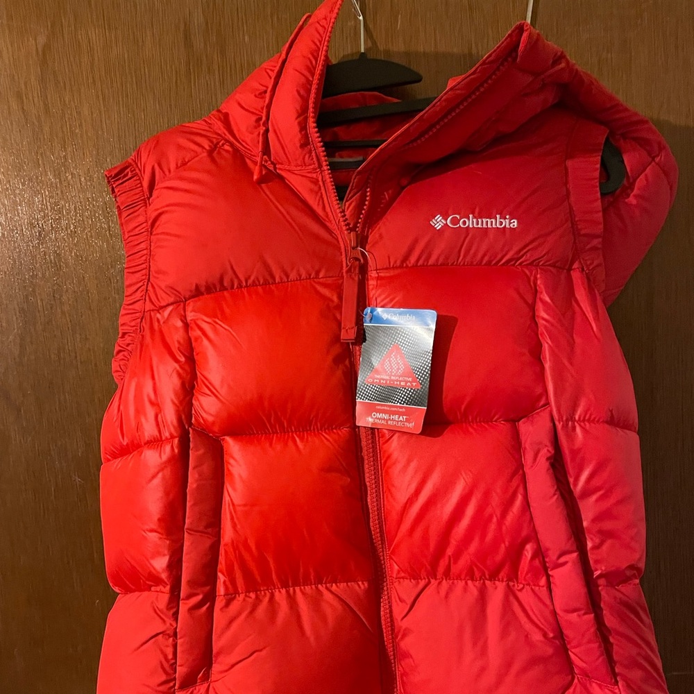 NEW! Super warm Columbia hooded vest with Omni heat!